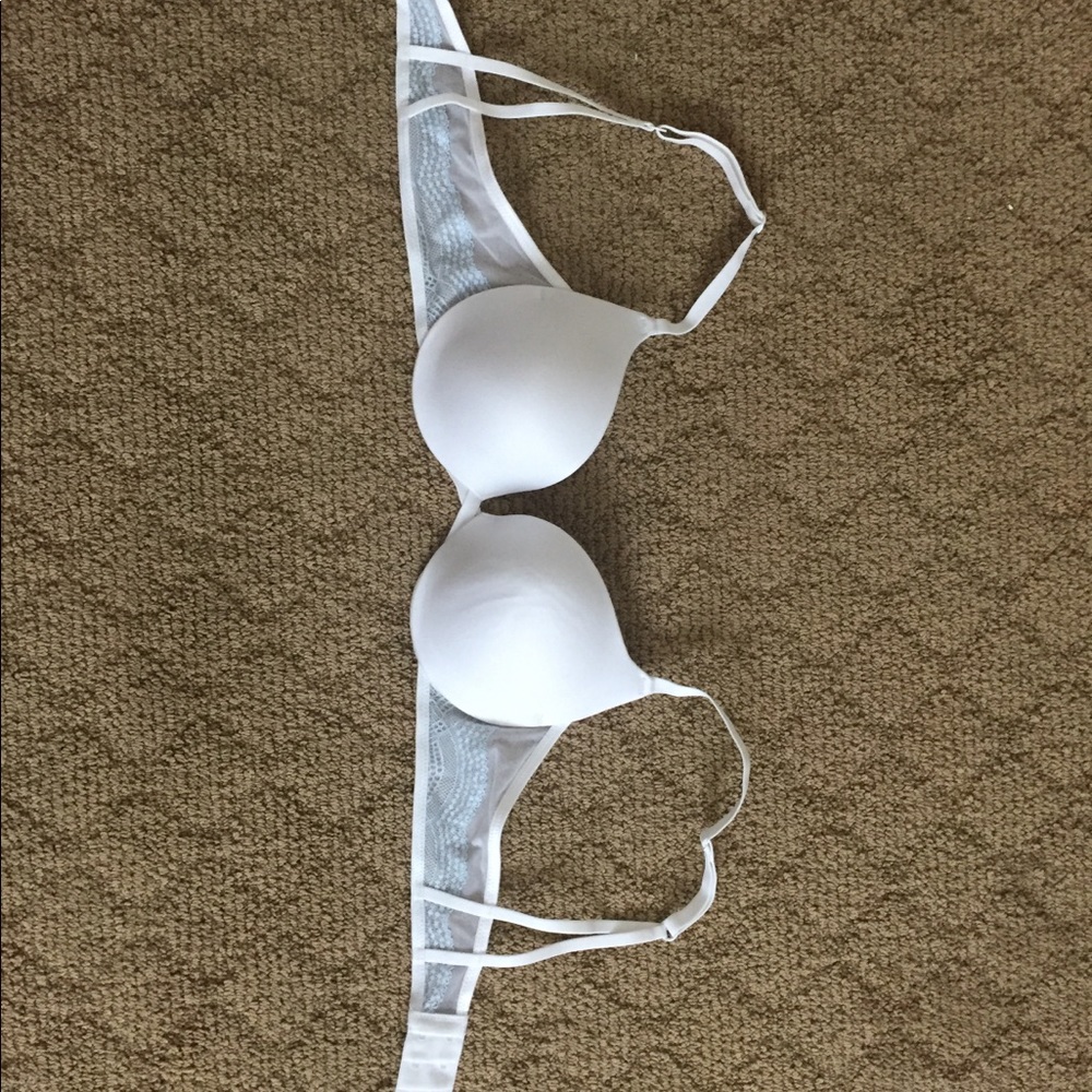 Maidenform white push up bra lace detail